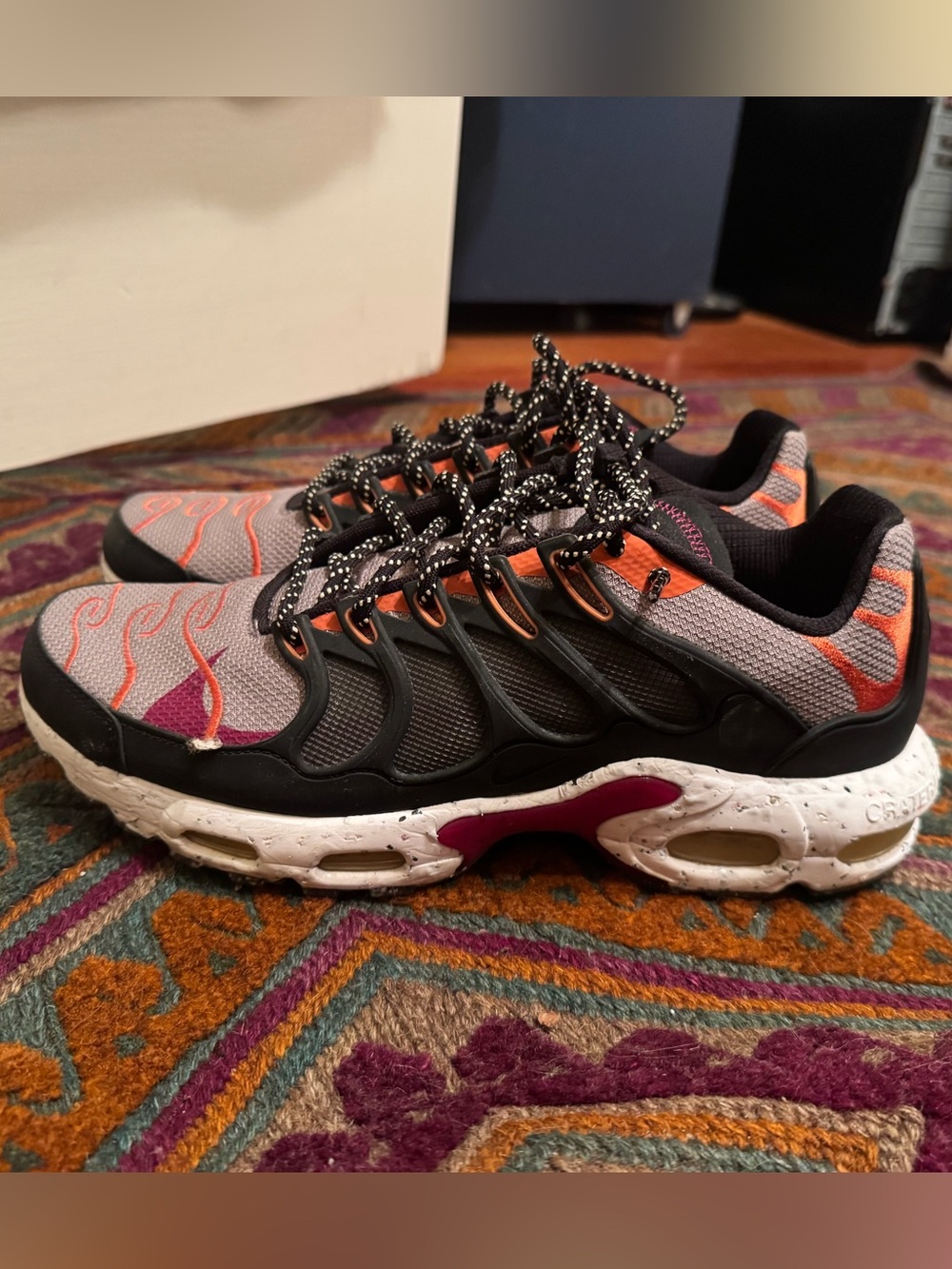 Nike Men’s Sneakers Gray with Orange and Purple
